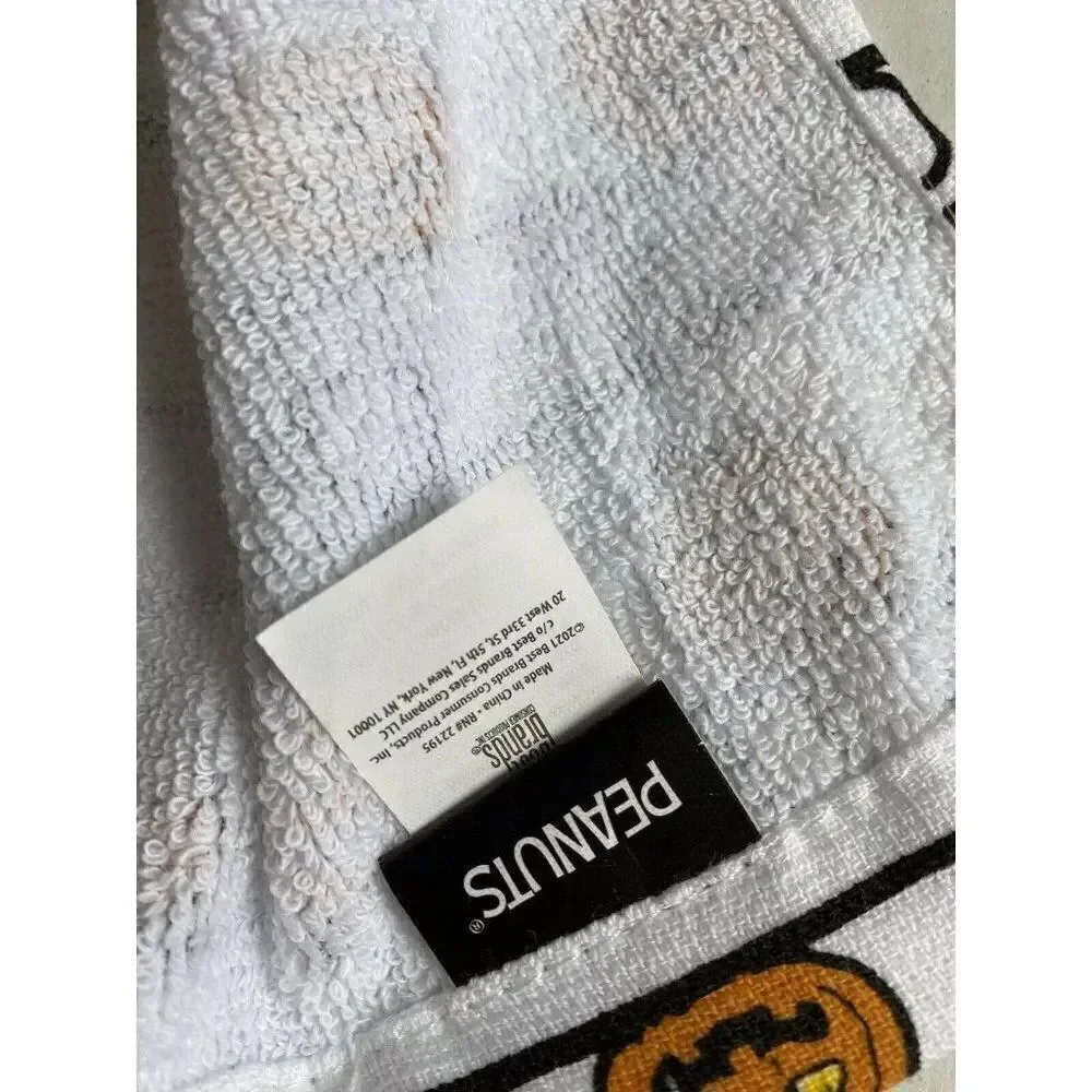 ‎Peanuts Snoopy Halloween Hanging Kitchen Towel
